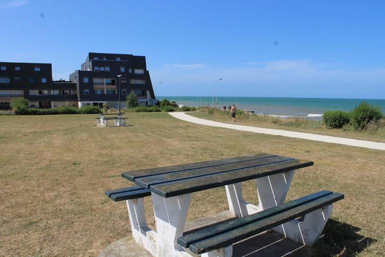 Beau Front De Mer Cosy Acces Direct Plage St Aubin Sur Mer Bernieres-sur-Mer Luaran gambar
